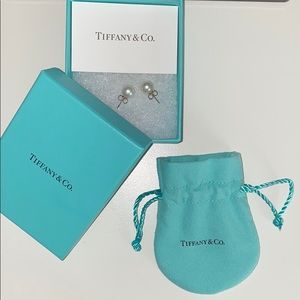 TIFFANY AND CO SIGNATURE PEARLS